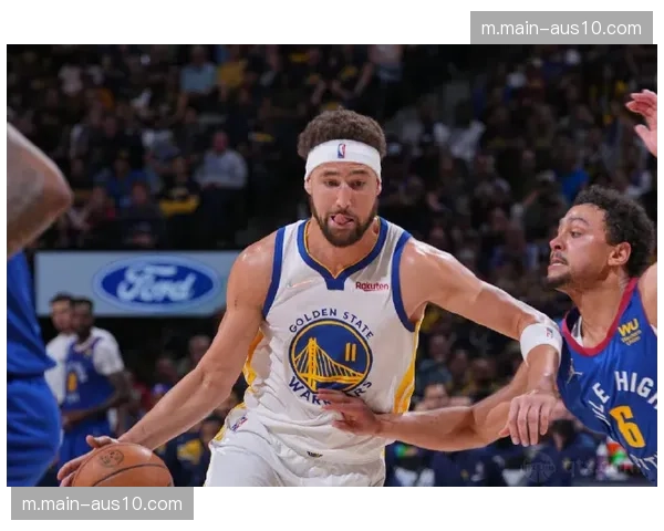 布莱顿进攻端交叉跑位创造空间 无球移动效率显著 布莱顿进攻端交叉跑位创造空间 无球移动效率显著